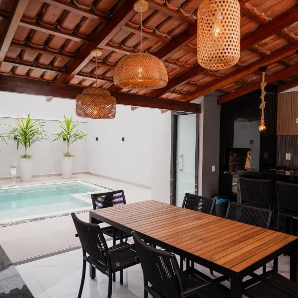 Bela casa 3qts de temporada em Alcobaça BA, hotel ad Alcobaça