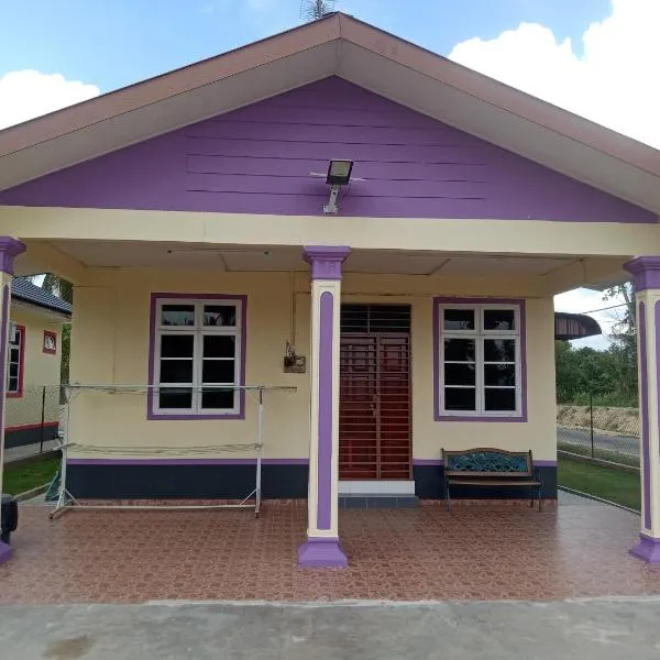 Homestay Adilah A โรงแรมในปาเซร์ปูเตะห์