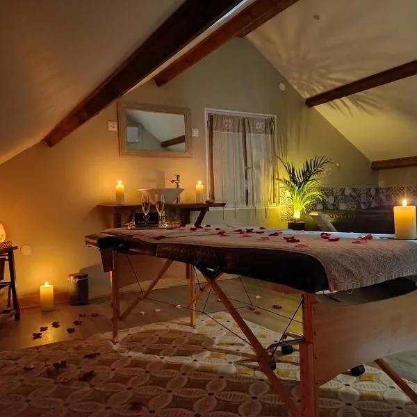 Ecrin d' Amour suite romantique avec Jacuzzi, hotel u gradu 'Castels'