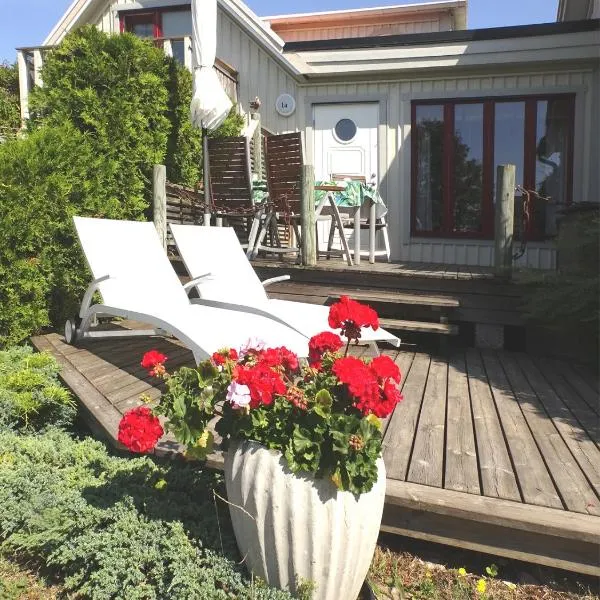 1A, Stuga med 50m till strand, hotel a Byxelkrok