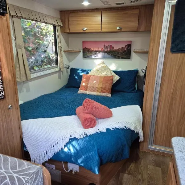 A Tiny Home Experience in a great spot, מלון במלבורן