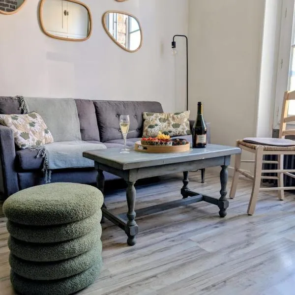 Serenity Family House - Appartement 4 personnes avec 2 chambres en plein coeur de Chantilly, hotel din Chantilly