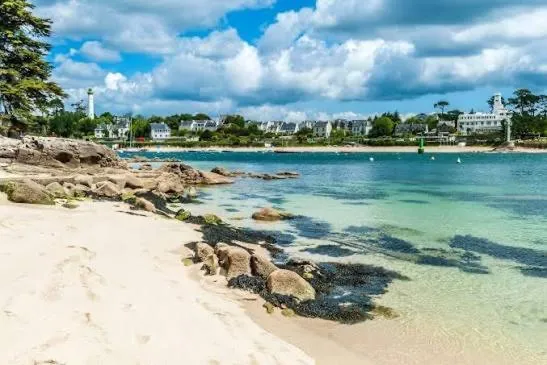 Appartement BRETAGNE avec piscine et plage à 800m, hotel u gradu 'Combrit'