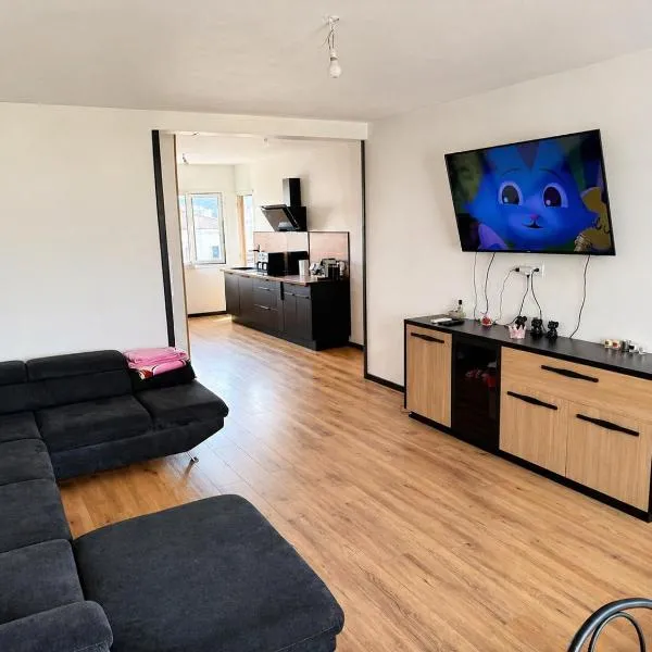T3 lumineux avec balcon et parking proche plages et du centre-ville Ajaccio, hôtel à Ajaccio