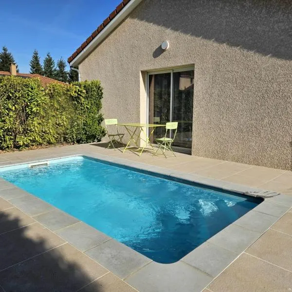 Maison très bien équipée avec piscine et au calme, hotell sihtkohas Bourg-en-Bresse
