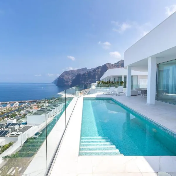 Crystal I Luxury Apartments by Hermosa Rentals, hotel in Acantilado de los Gigantes