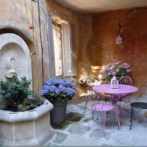 Maison d'artiste à Bonnieux, hotel em Bonnieux