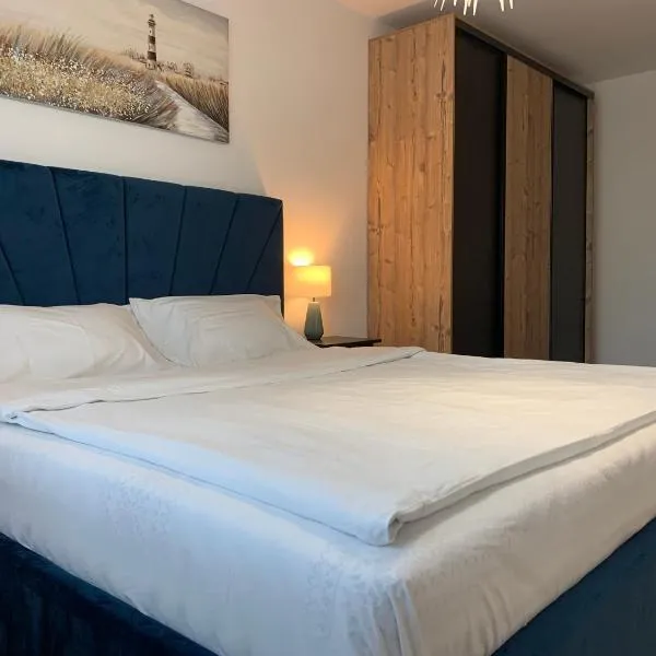 Luxury Central Monarch Residence Apartment Sleeps 5, hotel di Timisoara