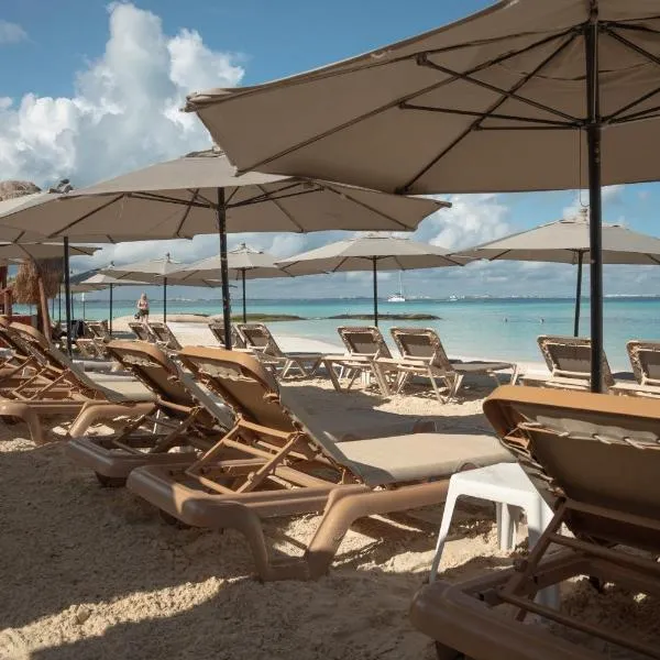 Charly Beach Hotel, hotell i Isla Mujeres