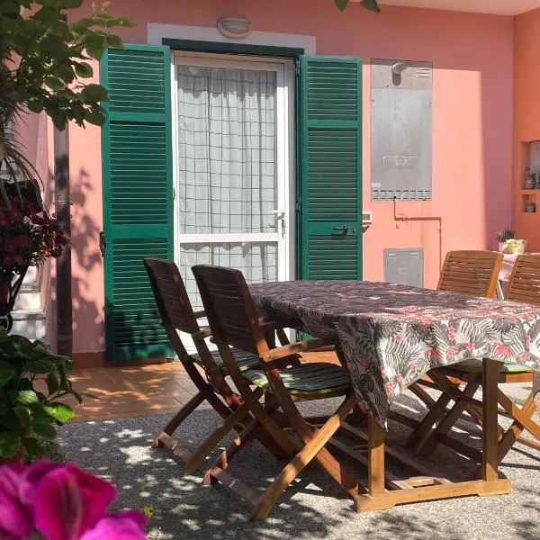 Casa Mare Blu codice CITRA OO9O34 LT 1168, hotel em Loano
