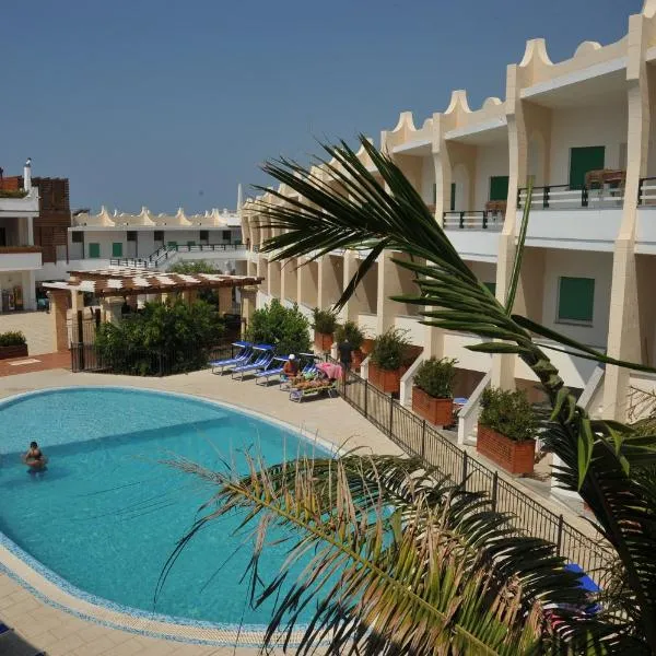 Cala Saracena Resort, hotel v destinaci Torre Vado