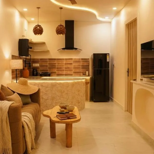 Minimalist Apartment Near AIIMS - For Cool Adults & Family Only, хотел в Ришикеш