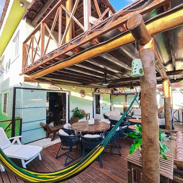 Casa em Ilhabela pra 40 pessoas com Piscina 5 min do Centrinho "Aluguel Familiar"