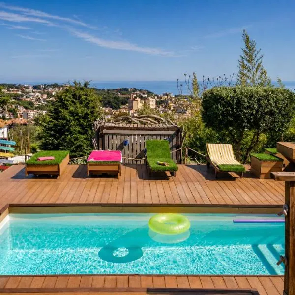 Villa Carrasca l Luxe l Vistas al Mar l Piscina Climatizada l Privacidad & Naturaleza: Arenys de Munt'ta bir otel