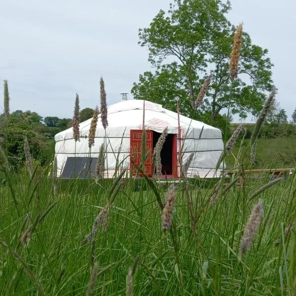 yourte normandie, hotel v mestu Les Moutiers-en-Auge