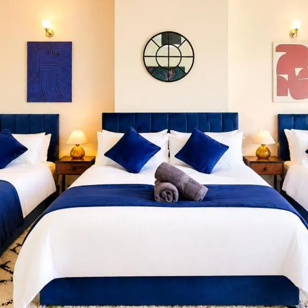 Near Uni and Hospital - Long Stays - Fast Wi-Fi - 15 Mins to City, hotelli Manchesterissä