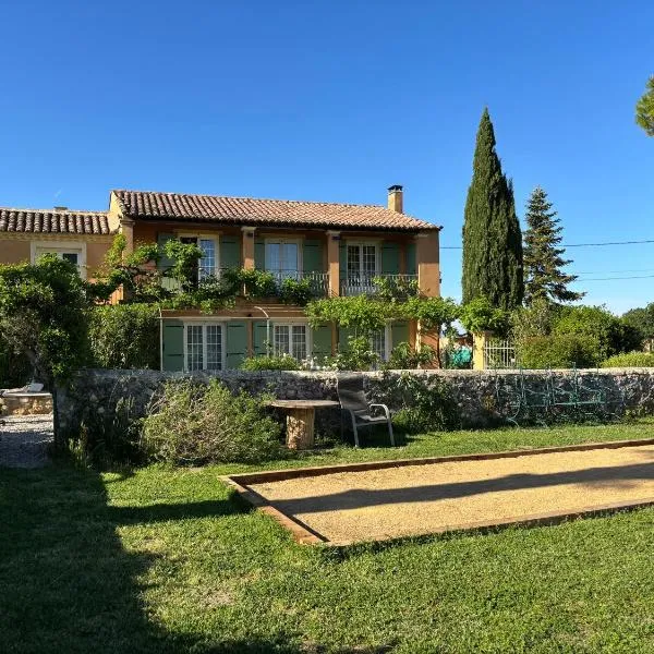 Le Mas des Vignes en Drome provençale, hotel en Rochegude-Drome