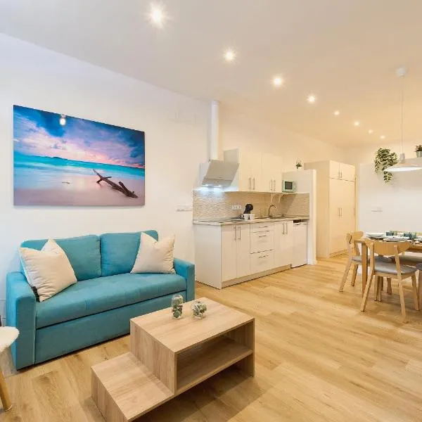 Kosta Homes - Carihuela Nest, hotel din Torremolinos