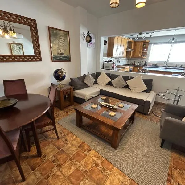 Spacious Apartment with AC and central heating, viešbutis mieste Ardalesas