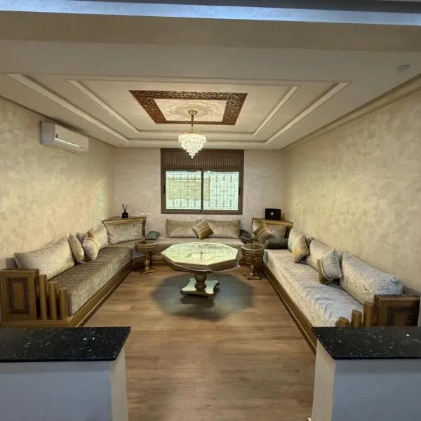 Modern Moroccan European Standard Appartement Founty, hotel in Agadir