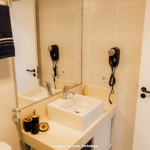 Apartamento Pé na Areia ao Lado do Parque Aquático - Conforto e Localização Privilegiada - Foto 3