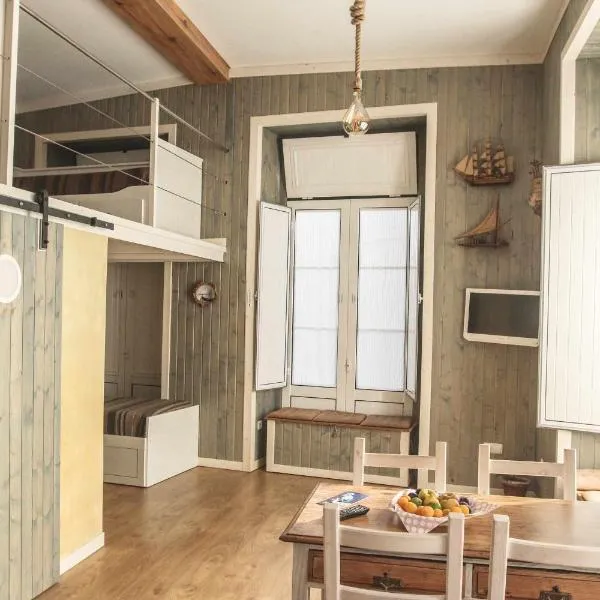 THE BOAT - Apartamento Temático, khách sạn ở Seixal
