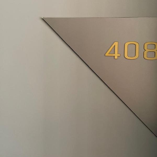 Flat com área de lazer e varanda no Caribessa