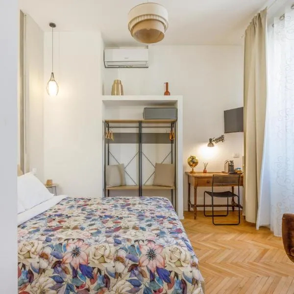 PARMA EXPRESS Traveller's Lodging front Station FS covered PARKING, hôtel à Parme