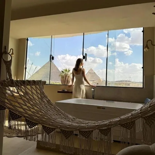Nirvana pyramids & city view, hotel al Caire