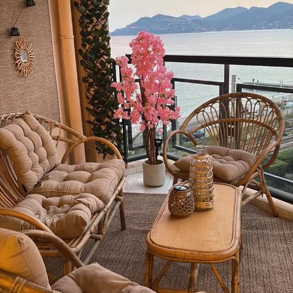 Studio with sea view and terrace - 4 people - pool, hotel sa Cannes