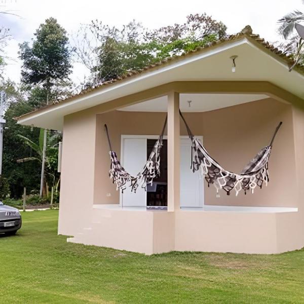 Chalé com cachoeira a 15 min. de carro da praia