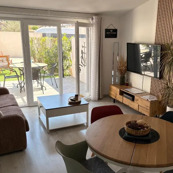 Sublime et paisible maison sur Bellegarde entre Nimes et Arles, hotel i Bellegarde