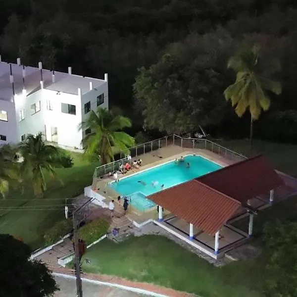 Casa Nueva en Condominio, hotelli kohteessa Girardot
