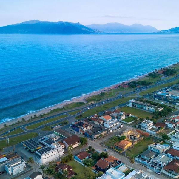Chalé com Churrasqueira a 300m Praia de Massaguaçu