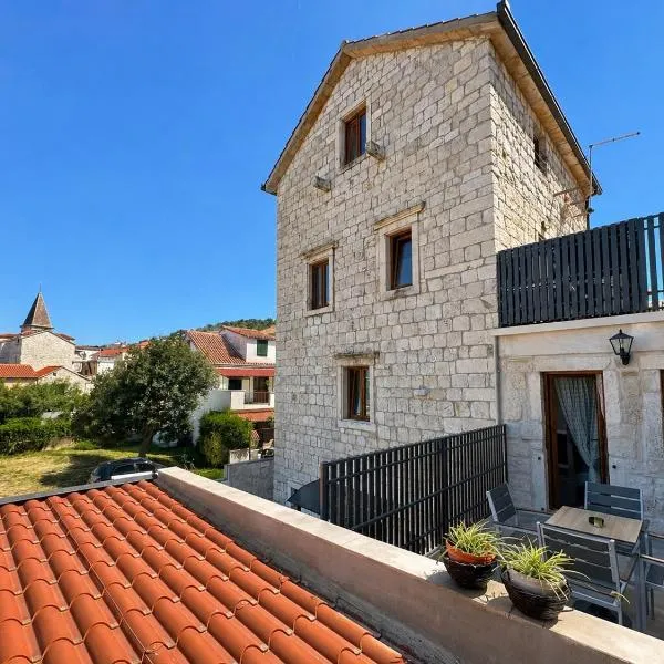 Rooms Malo More Trogir, отель в Трогире