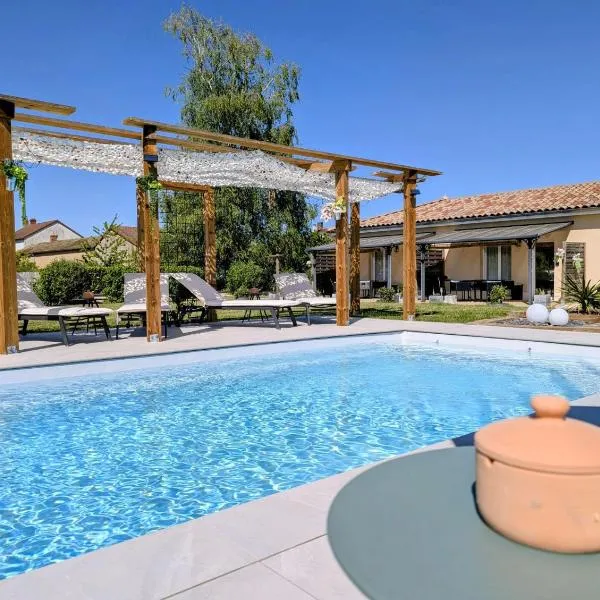 Gite Les Intemporels, hotel di Cuisery