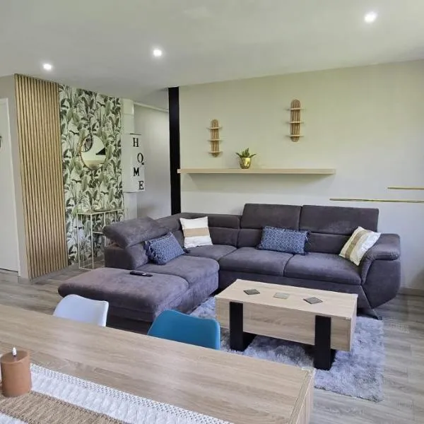 Lourdes Serenity, 8 couchages parking 8mm a pies du sanctuaire, отель в Лурде
