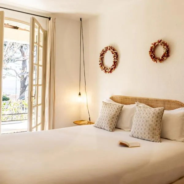 Hôtel La Garrigue & Bar Le Perchoir, hótel í Venasque