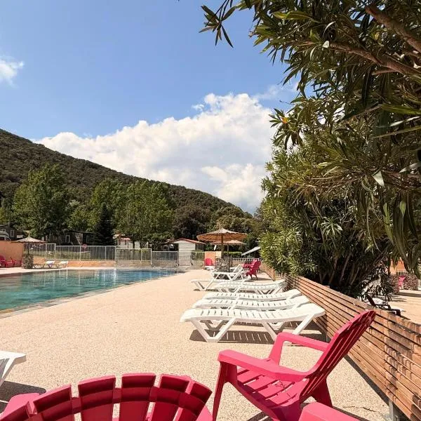 Aloha Camping Club – hotel w mieście Reynès