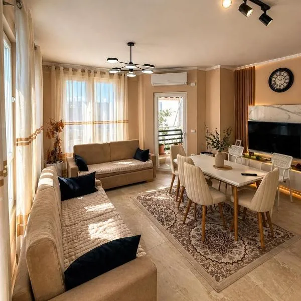 Tushemisht Serenity Lake View – hotel w mieście Pogradec