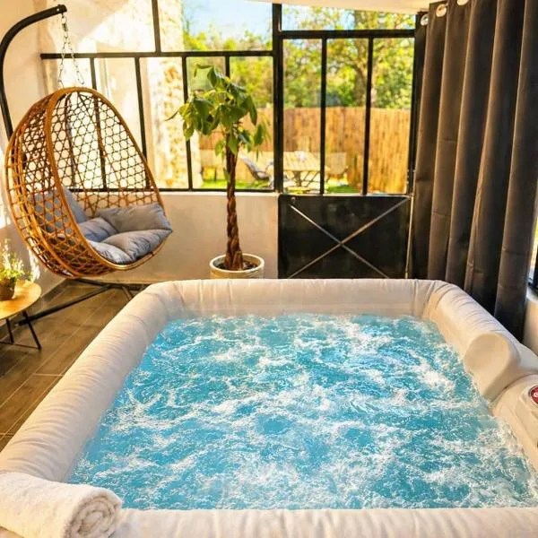 Maison avec Jacuzzi Privatif Calme Soleil Cote d Azur โรงแรมในลา โคร