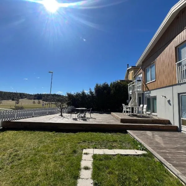 An entire floor in a beautiful villa, close to Arlanda Airport, hotel u Stokholmu