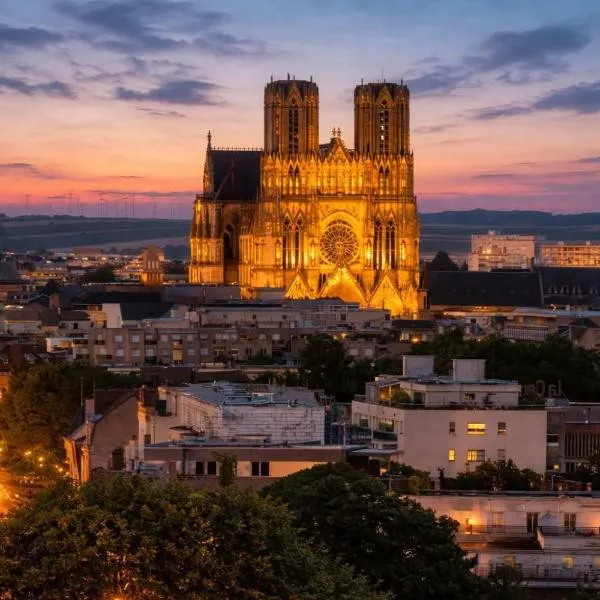 Reims Center Cathedral View, hotel a Reims