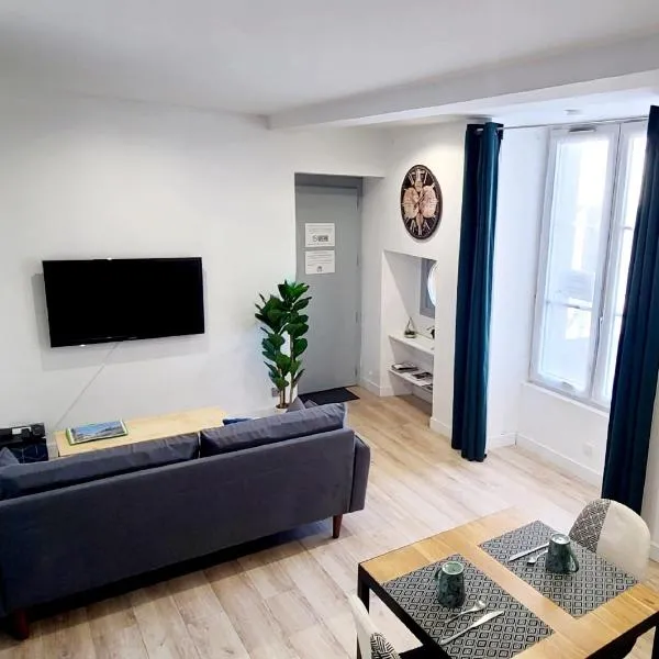 Appart Saint Cyprien + Parking privatif, hotel u gradu 'Poitiers'