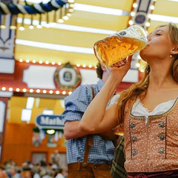 Munich Oktoberfest Student City Camping 18 to 25, khách sạn ở München