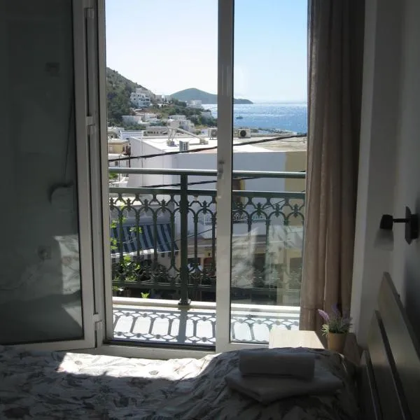 Platanos Rooms, hotell i Agia Marina