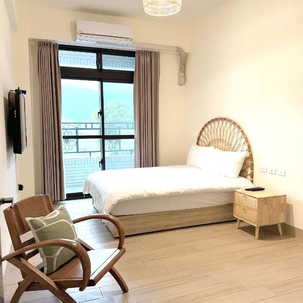 Feng Heri Li, hotell i Yuli