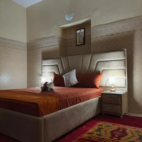 Sunny Villa in Erfoud City Centre - Terrace & Garden, Fast WiFi & Free Parking Included-Your Gateway to Merzouga Dunes, מלון בארפוד