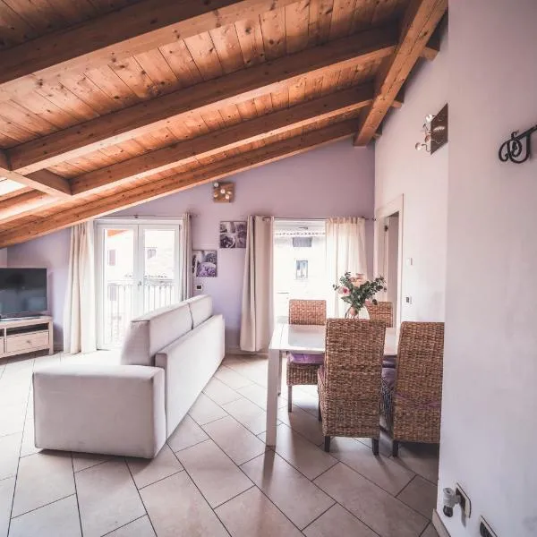 Villa Maggie on Lake Como, hotel in Malgrate