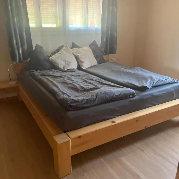 Landliebi 3-room apartment, hotel i Faulensee